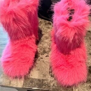 Source Unknown Vibrant Pink Fuzzy Boots
